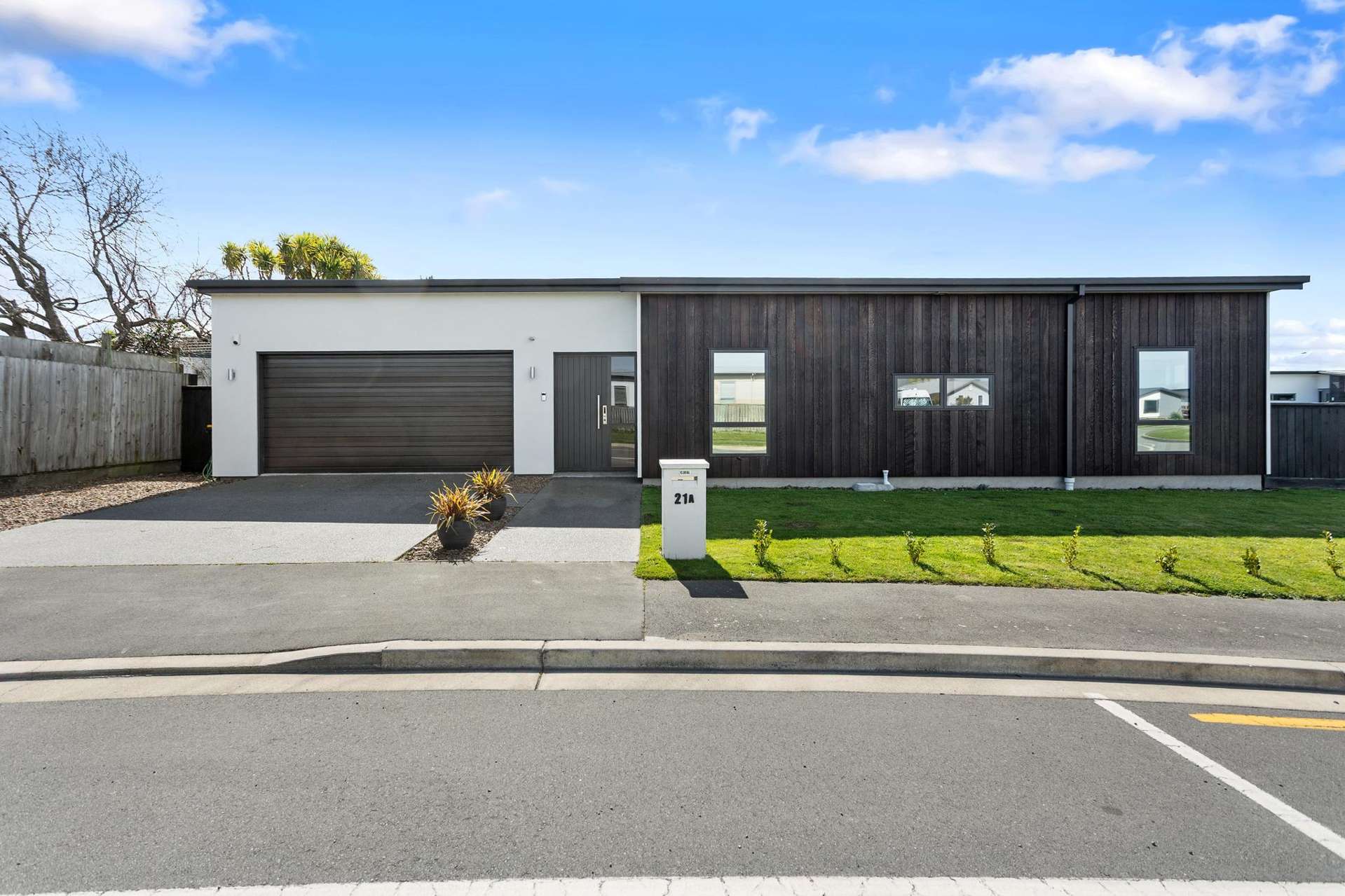 21a Kingsbridge West Burwood_0