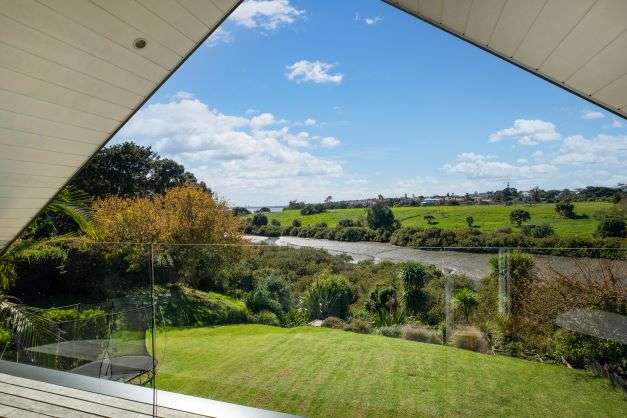 6 Lister Street in Point Chevalier, Auckland