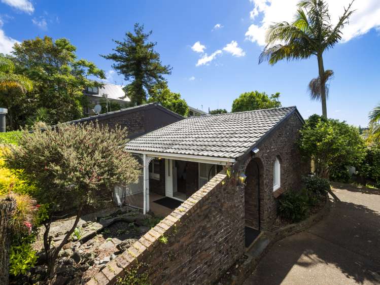 14 Coromandel Crescent Mairangi Bay_16