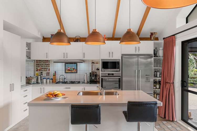 22 Paradise Point Place One Tree Point_6