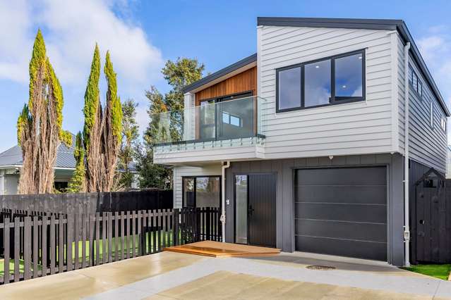 Luxury 4BR Home in Chatswood!
