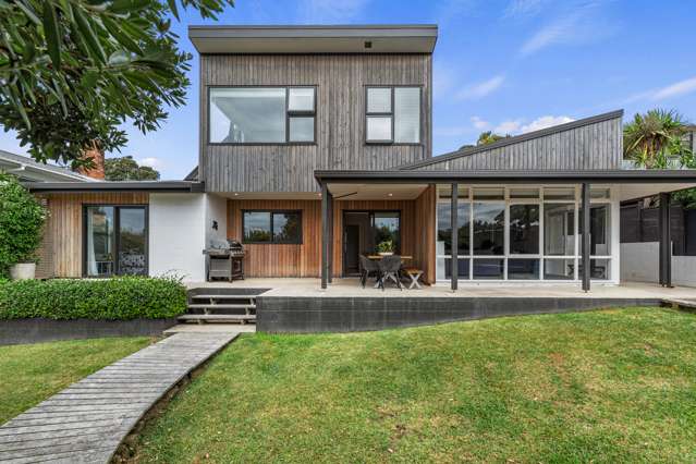 25 Mayfair Crescent Mairangi Bay_1