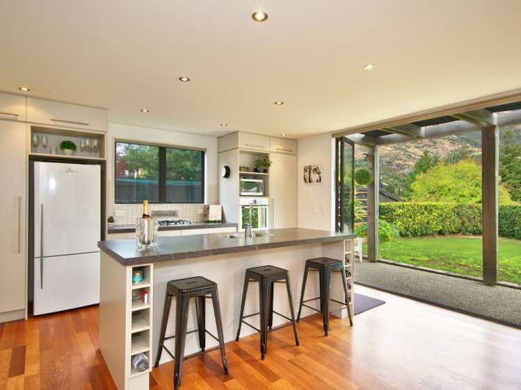 2a Amber Close Arthurs Point_2