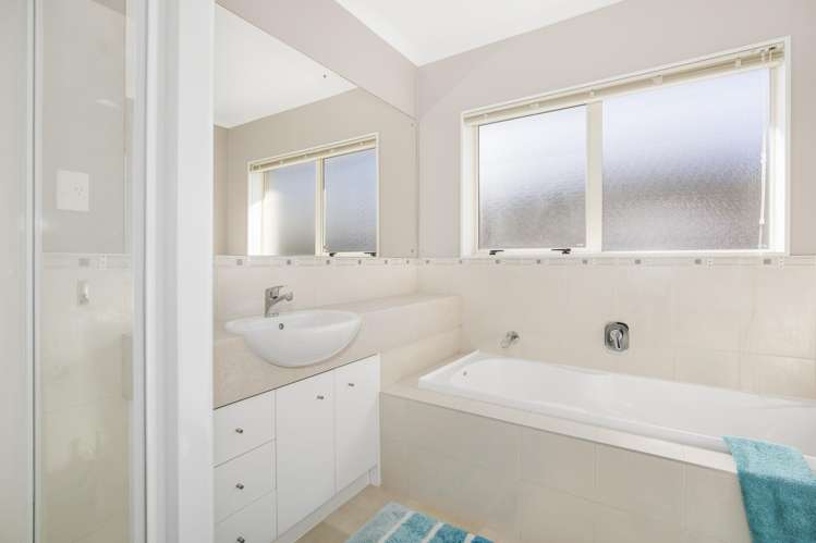 28 Belfry Place Wattle Downs_12