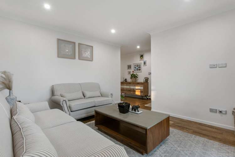 98 Twin Parks Rise Papakura_12