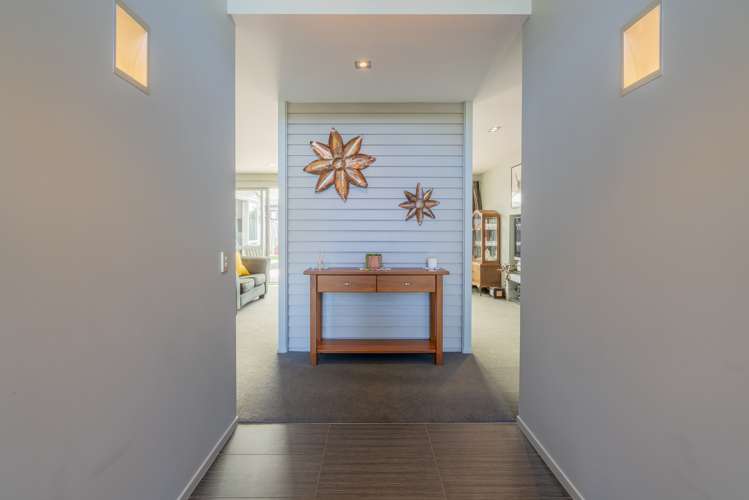 4 Hawk Hill Crescent Cooks Beach_3