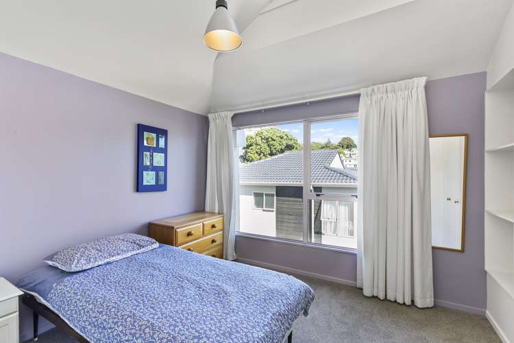 6/20 Thompson Street Mount Cook_5