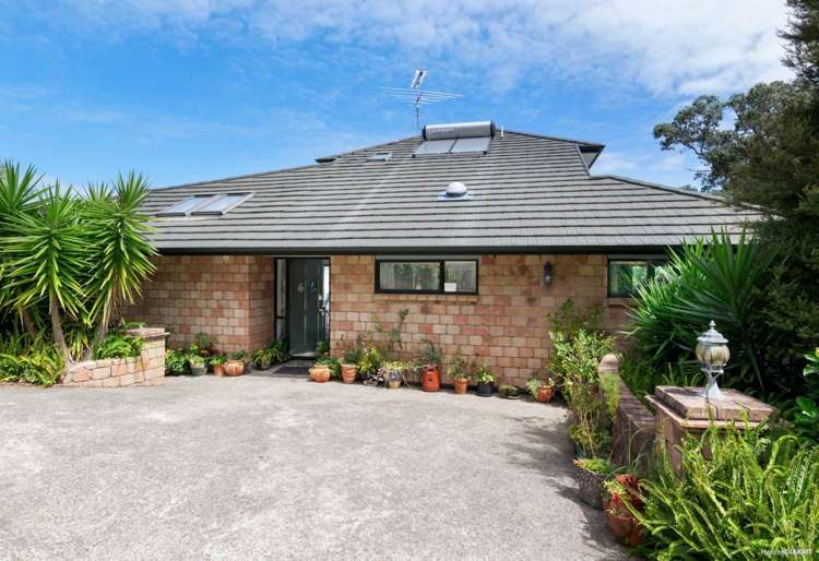65 Roberts Road Matakatia Bay_1