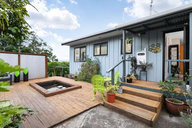 Garden Retreat with Double Garage & Sleepout