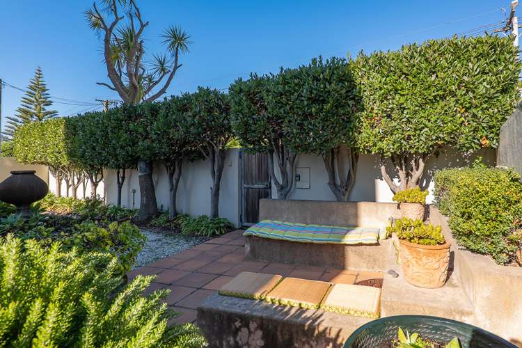 1/6 Burgess Street Sumner_17