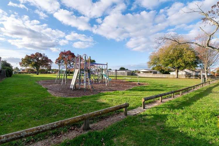 15 Isobel Street Fairy Springs_14