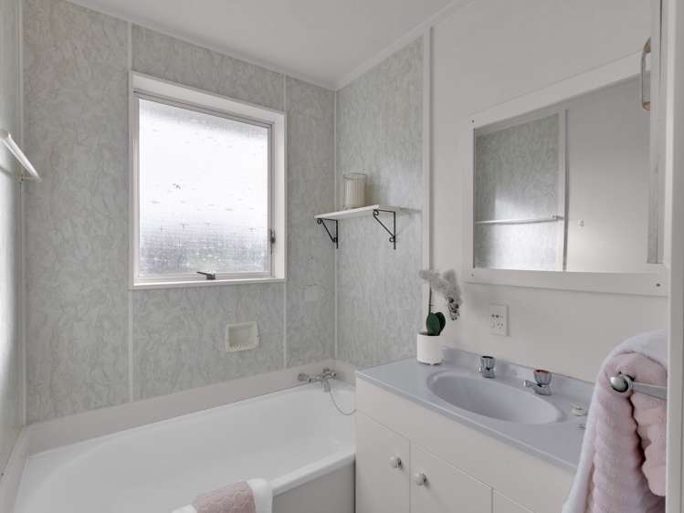 73 Tuhikaramea Road Dinsdale_14