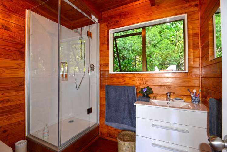 62 Kauri Point Road Laingholm_14