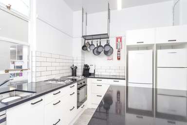 2C/9 Victoria Street East_1