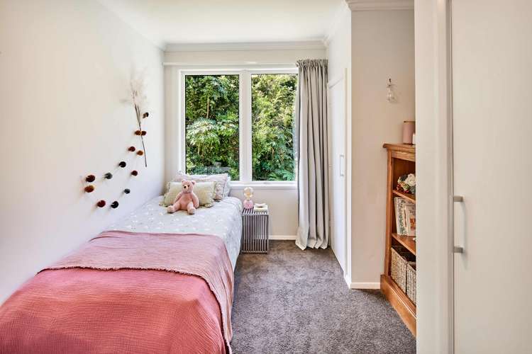 2 Huia Road Days Bay_12