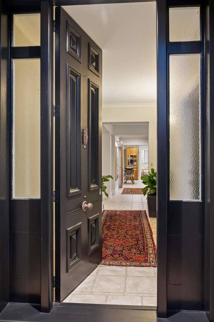 44 Isobel Road Greenhithe_4