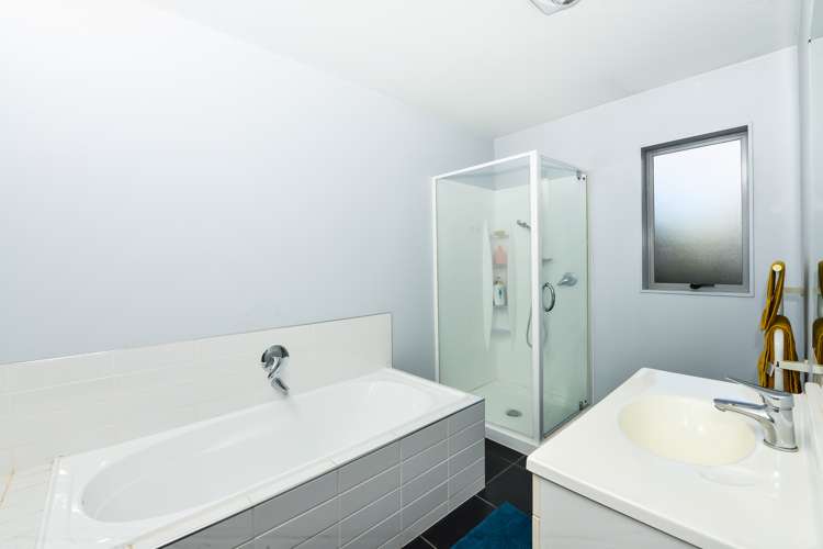 16a Richan Street Glenview_10