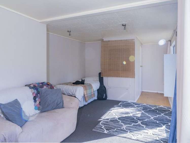 23 Jenner Road Toi Toi_12