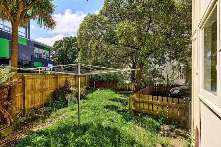 2/3 Bouverie Street Petone_8