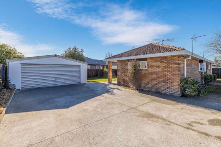 33 Sylvia Street Parklands_13