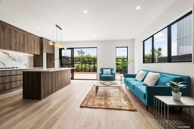 5 & 7 Ipurangi Grove_0