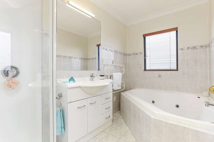 8 Waimanu Bay Drive Te Atatu Peninsula_16