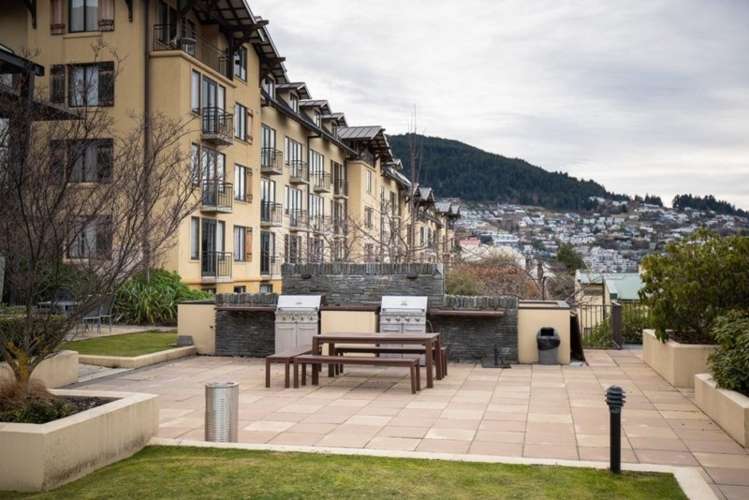 610/34 Lake Esplanade Queenstown_10