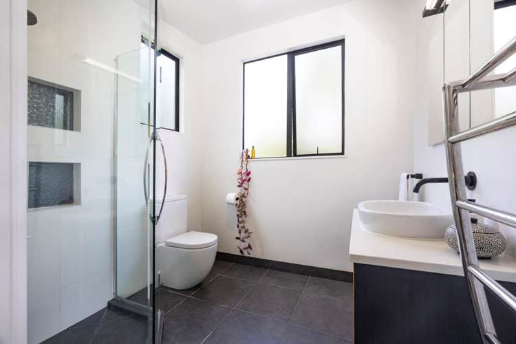 97 Daffodil Street Titirangi_14