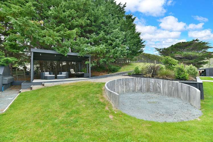 25 Hobbs Road Matakatia_31