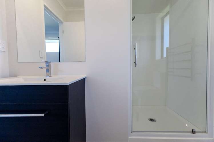 8 Holly Robinson Place Hokitika_16