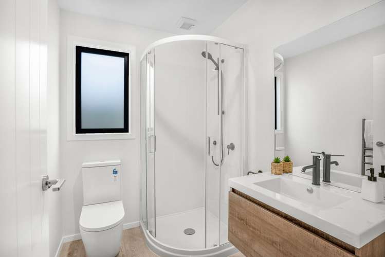 10/12 Marion Street Silverstream_9