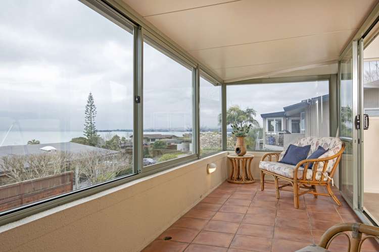 2/10 Burford Place Mellons Bay_9