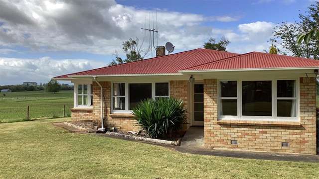 Rural Living Close to Town