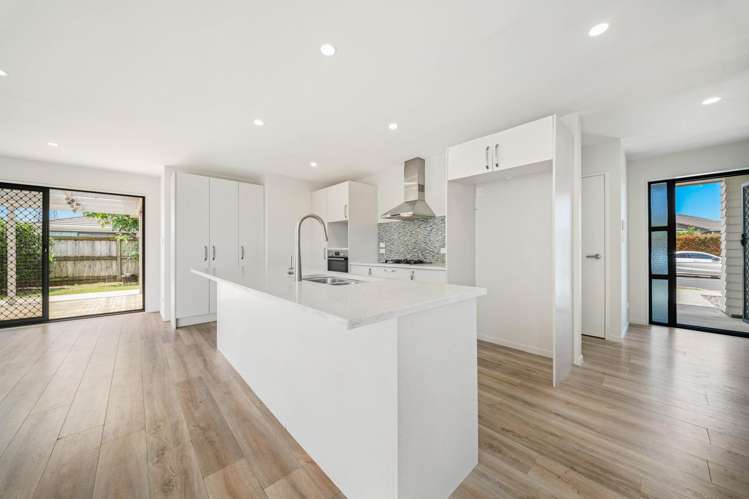 6 Biplane Street Takanini_16