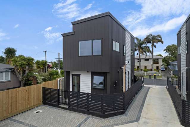 New & Modern Standalone Home in Manurewa!