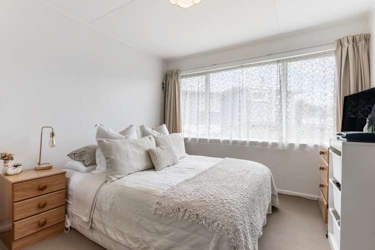 44 Kokiri Crescent Waitangirua_11