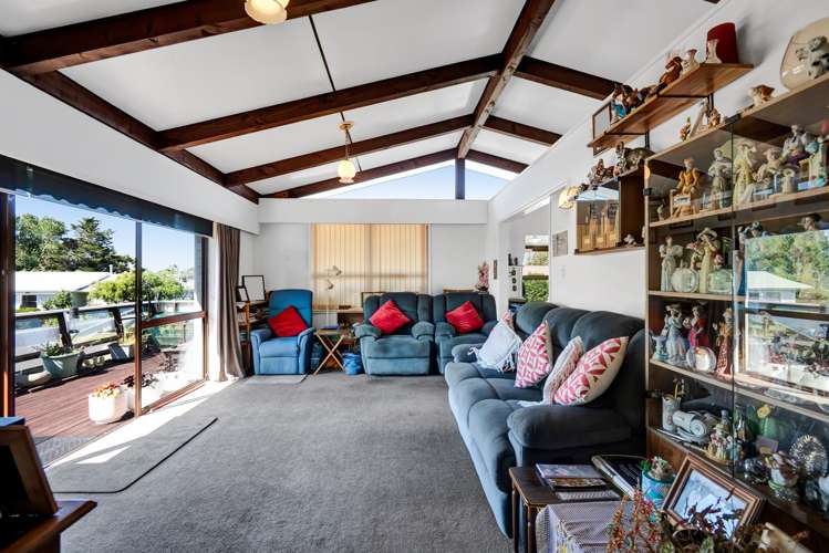 14 Trelawney Crescent Westown_12