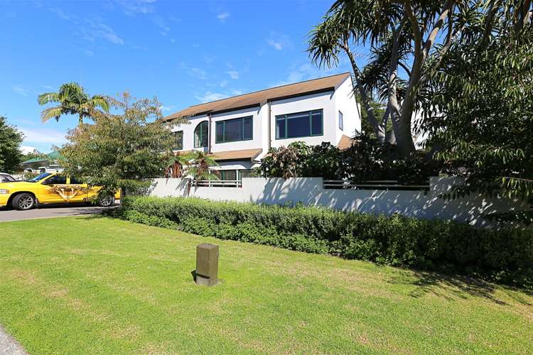 1/105 Beach Road Mellons Bay_1