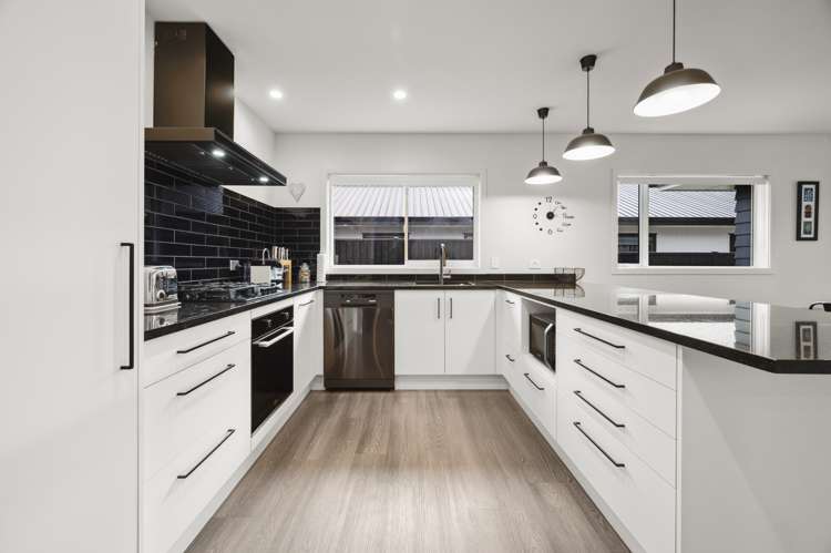 34 Maunganamu Drive Wharewaka_1