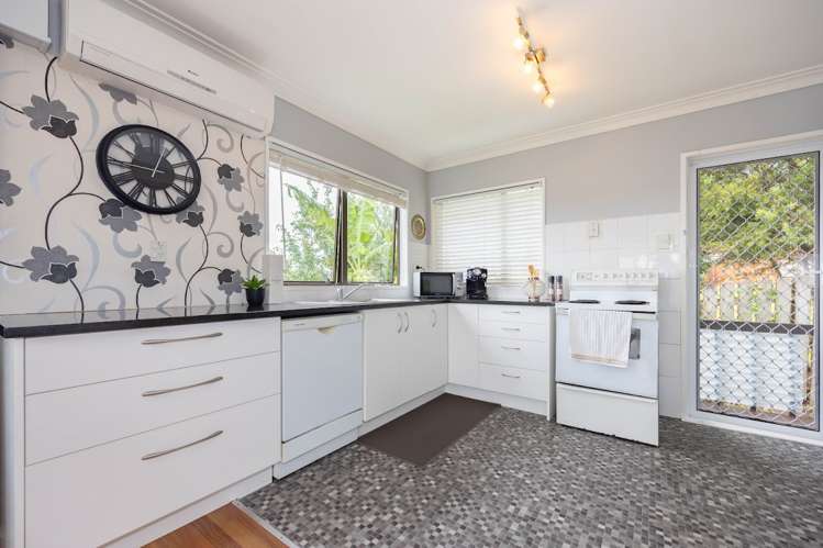 2/48 Hogans Road Glenfield_6