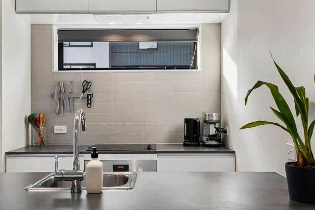 13/6 Oswald Crescent Paparangi_3