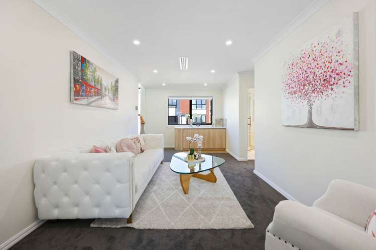 17 Ballyalton Crescent Flat Bush_46
