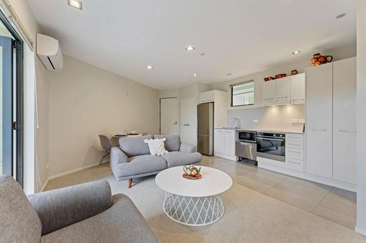 B104/525 East Coast Road Browns Bay_5