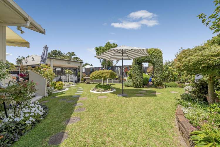 5 Borrowdace Avenue Botany Downs_19