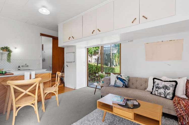 1/918 Beach Road Waiake_14