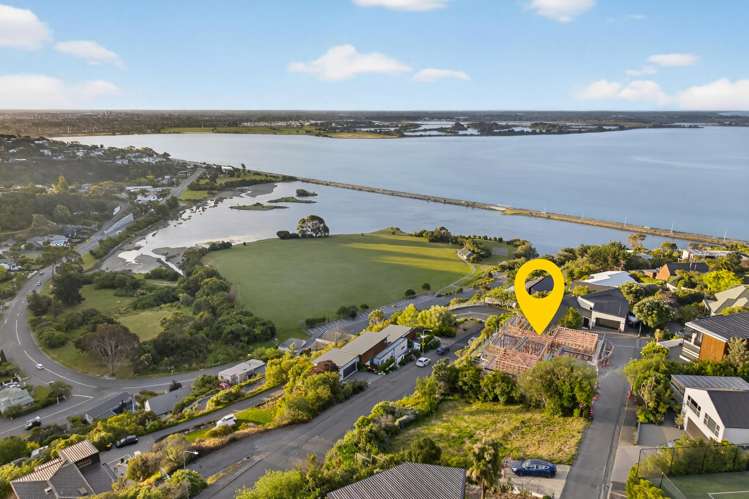 19 Inverness Lane Redcliffs_16