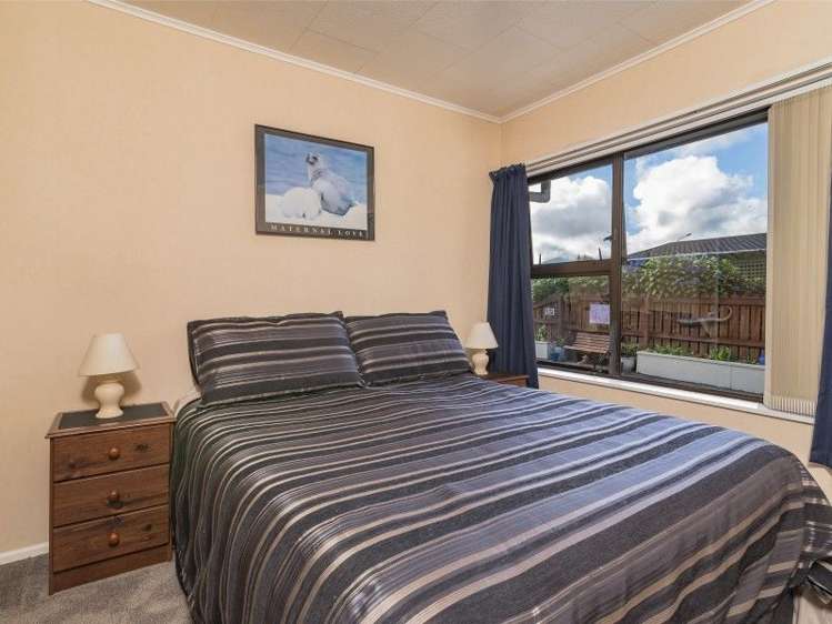 9 Aldinga Avenue Stoke_11