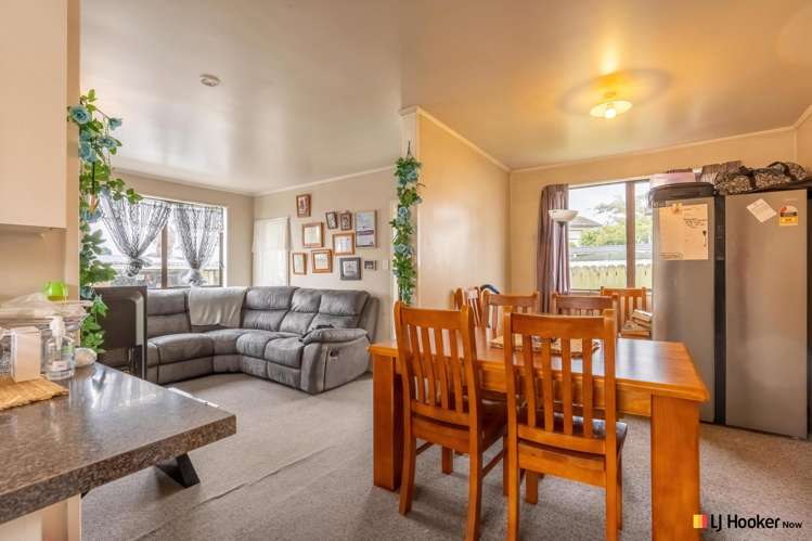 2/10 Ebenezer Way Clendon Park_5