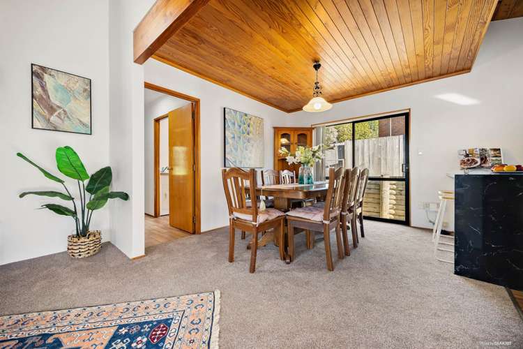 2/12 Spears Place Botany Downs_5