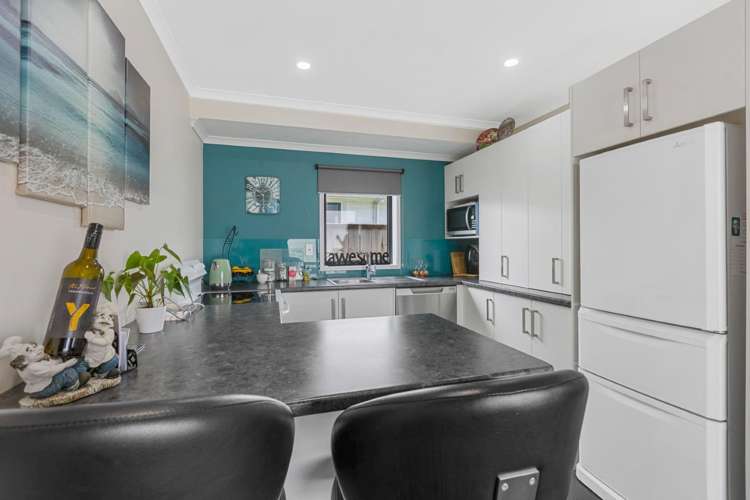 2/6 Warre Street Waitara_10